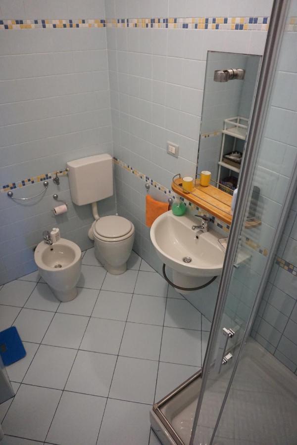 Gli Anemoni B&B Free Parking Генуя Экстерьер фото